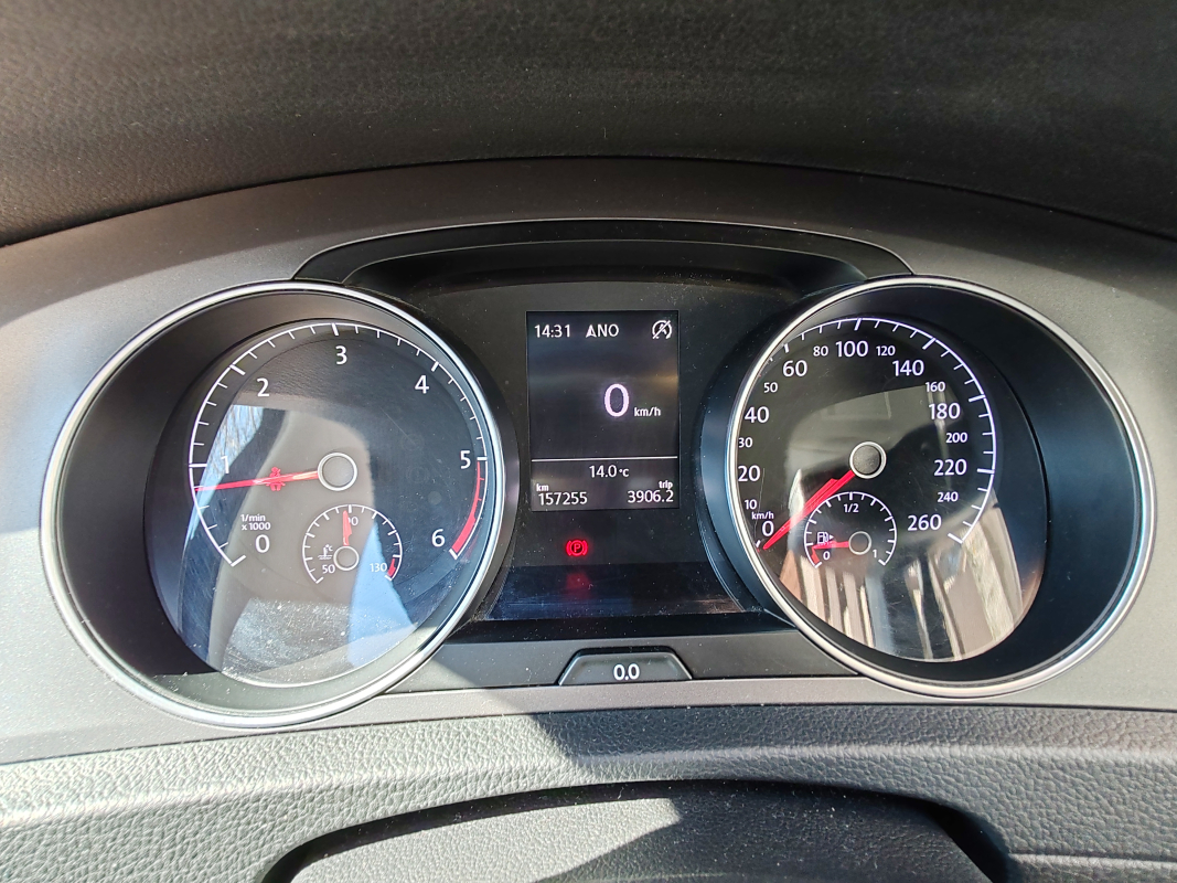 Volkswagen Golf — 25