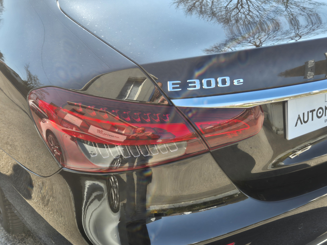 Mercedes Classe E — 26