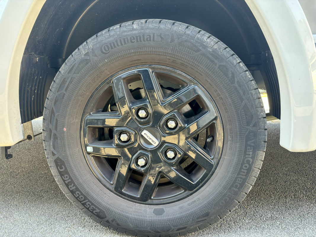 Ford Chausson Titanium 640 — 38