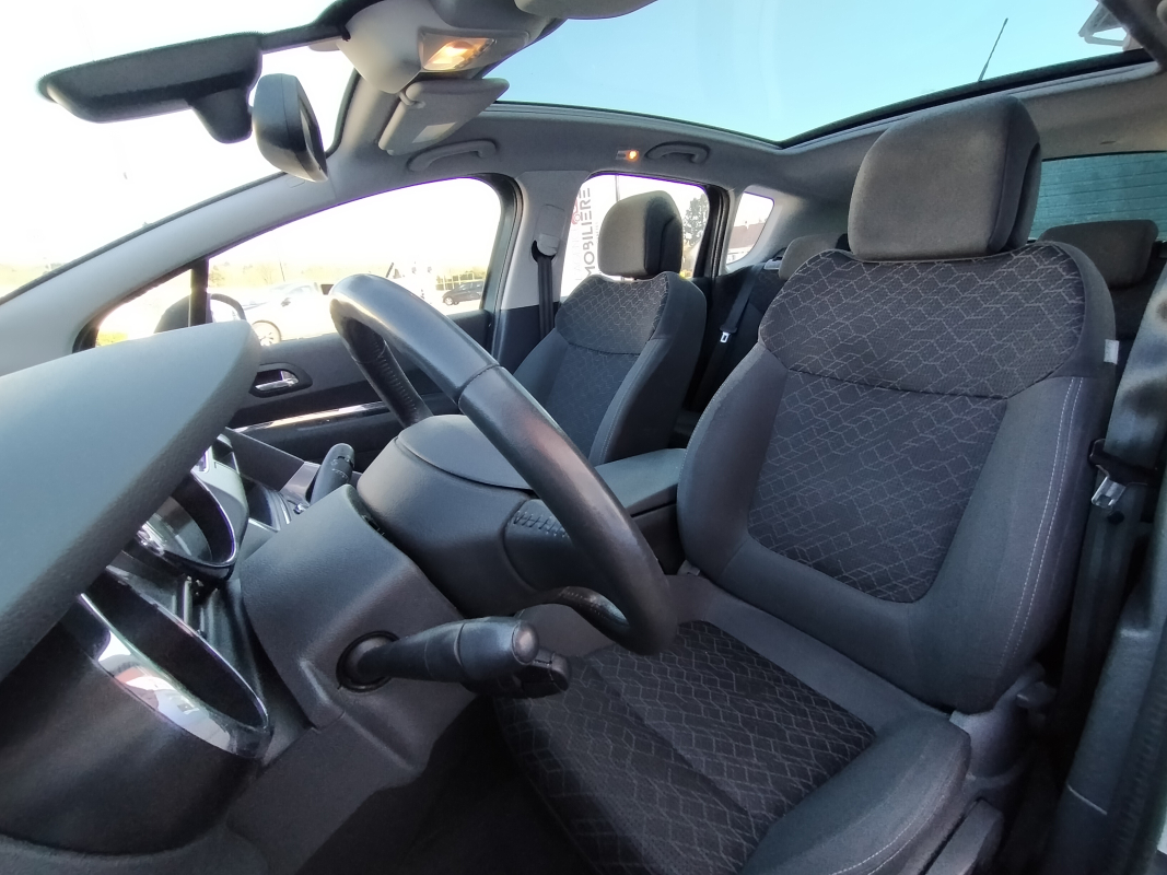 Peugeot 3008 — 10