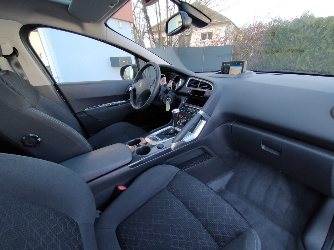 Peugeot 3008 — 12