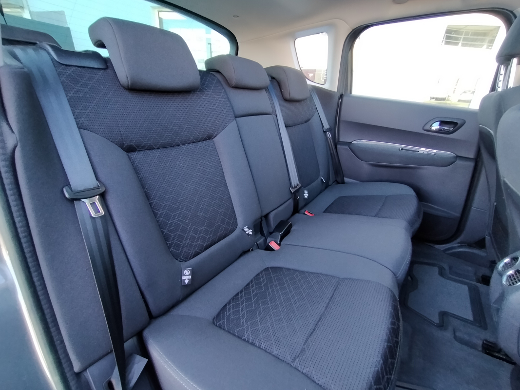 Peugeot 3008 — 13