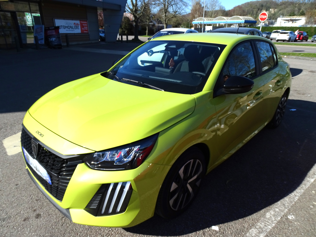 Peugeot 208 — 23