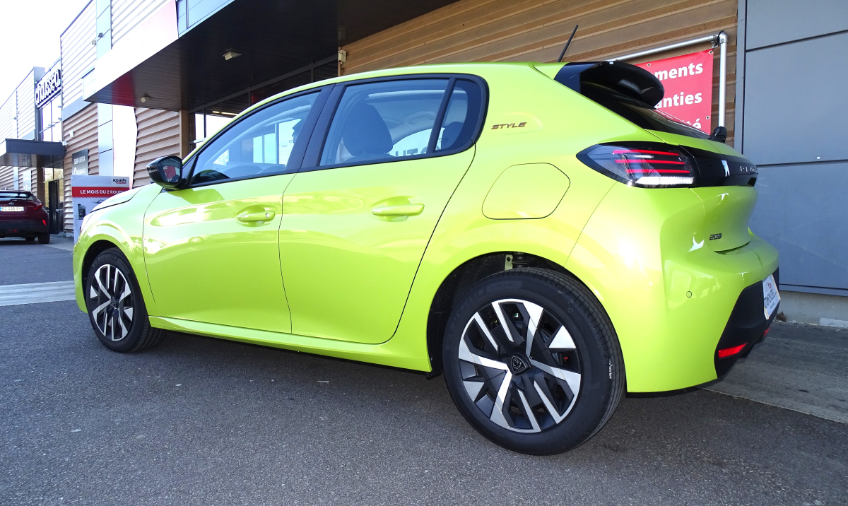Peugeot 208 — 9
