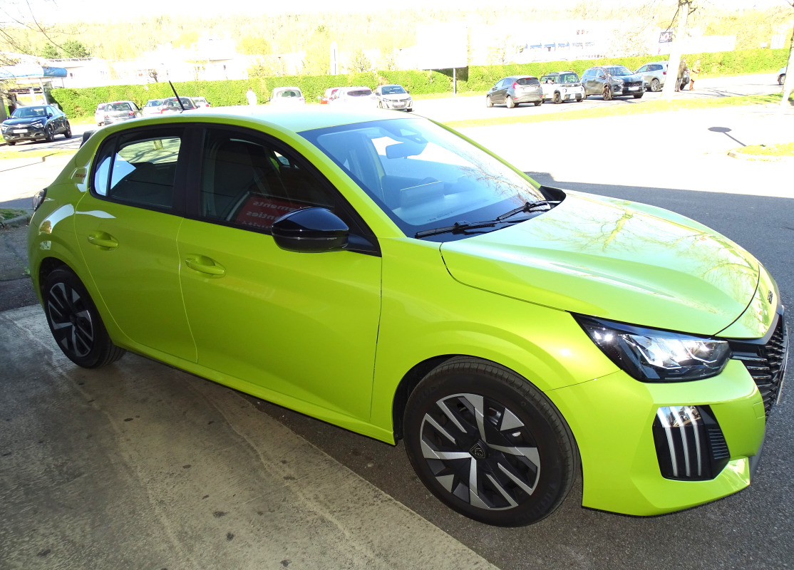 Peugeot 208 — 6