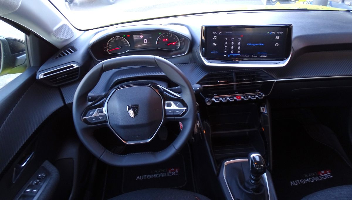 Peugeot 208 — 20