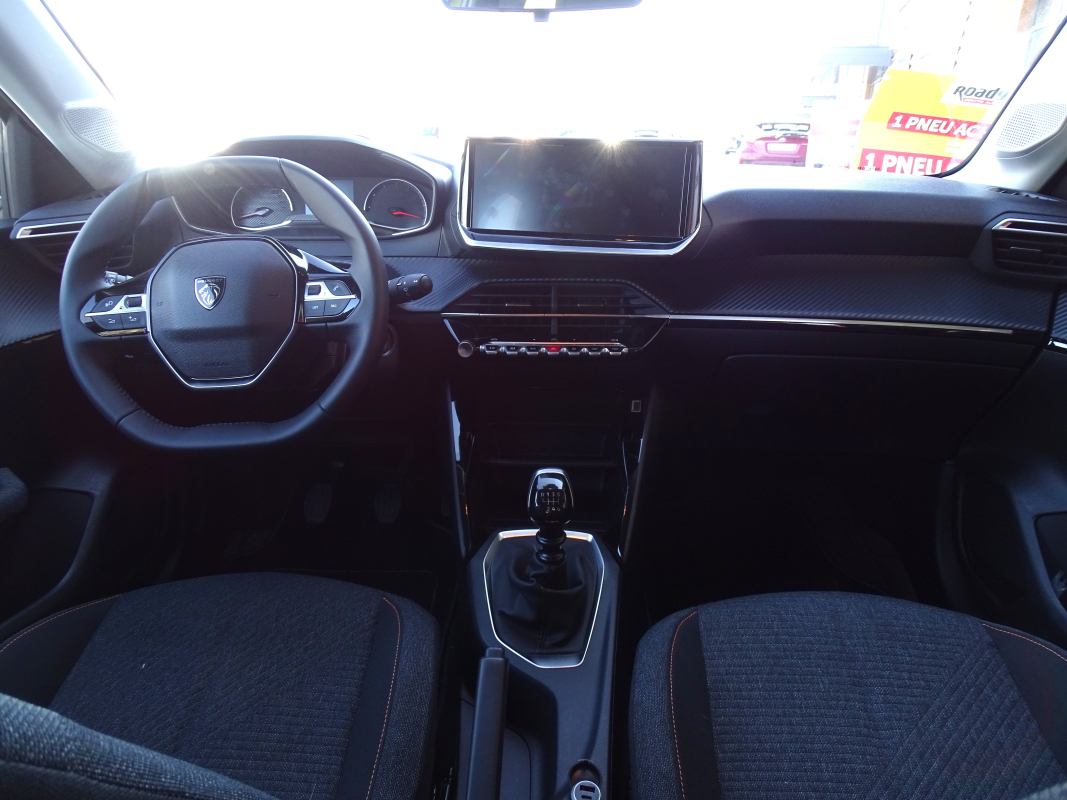 Peugeot 208 — 19