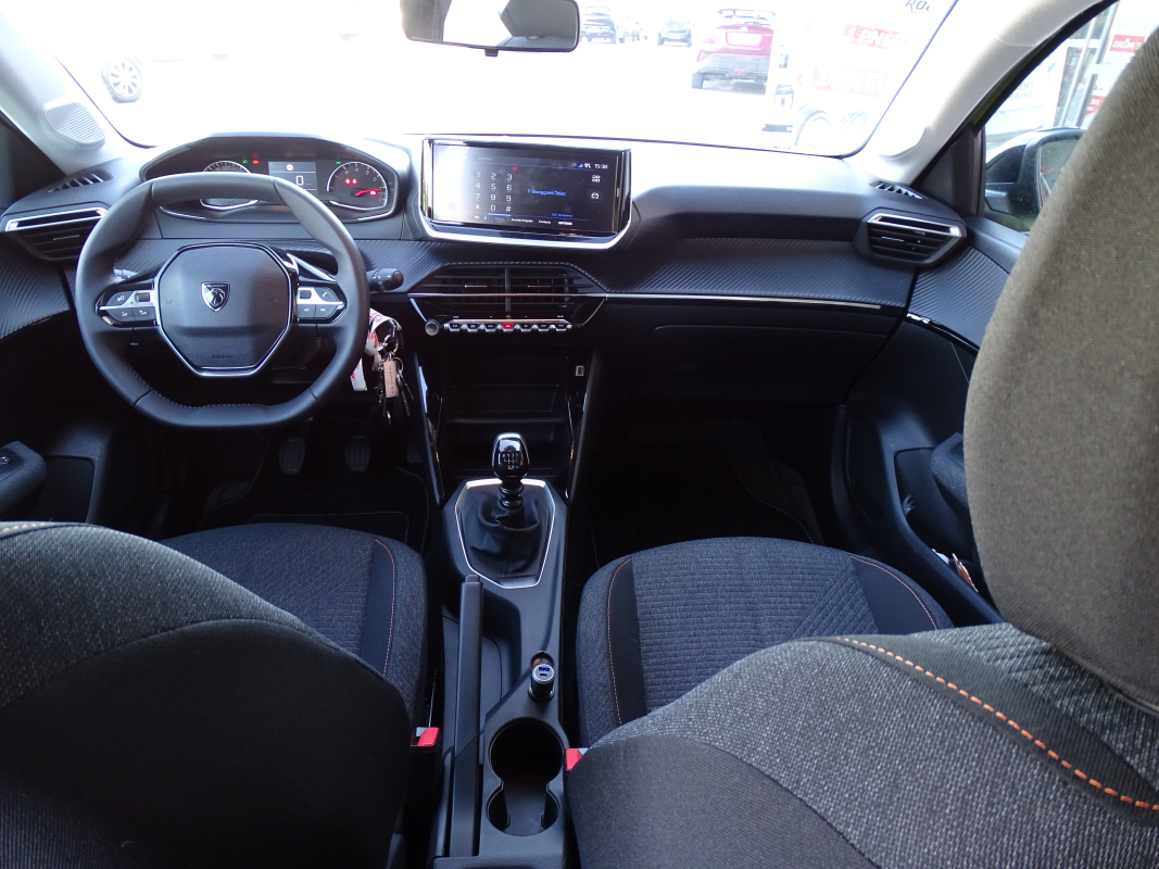 Peugeot 208 — 18