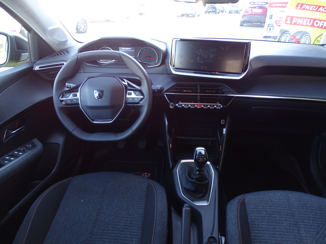 Peugeot 208 — 26