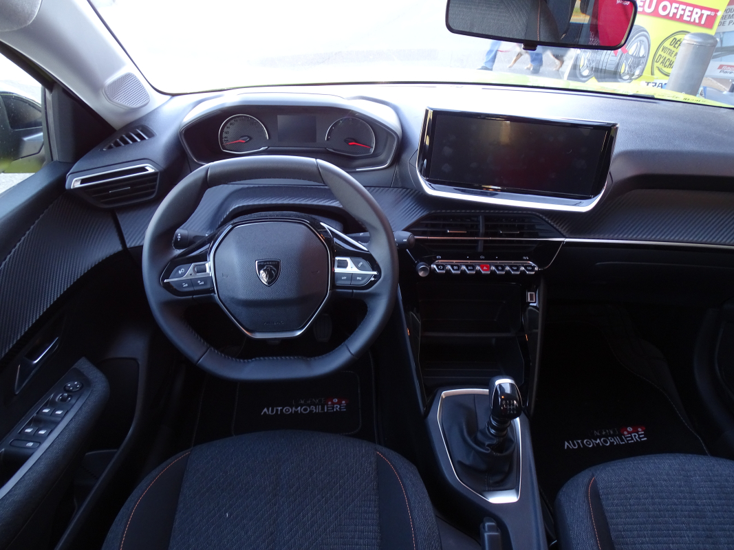 Peugeot 208 — 27