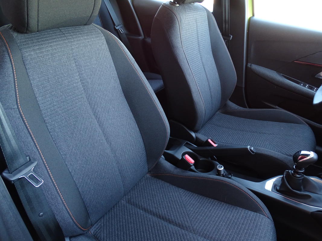 Peugeot 208 — 14