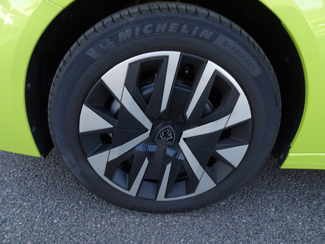 Peugeot 208 — 40