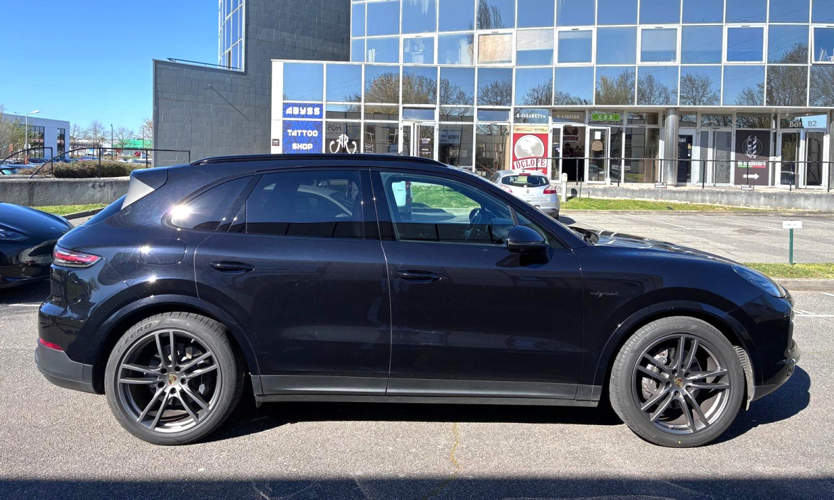 Porsche Cayenne — 2