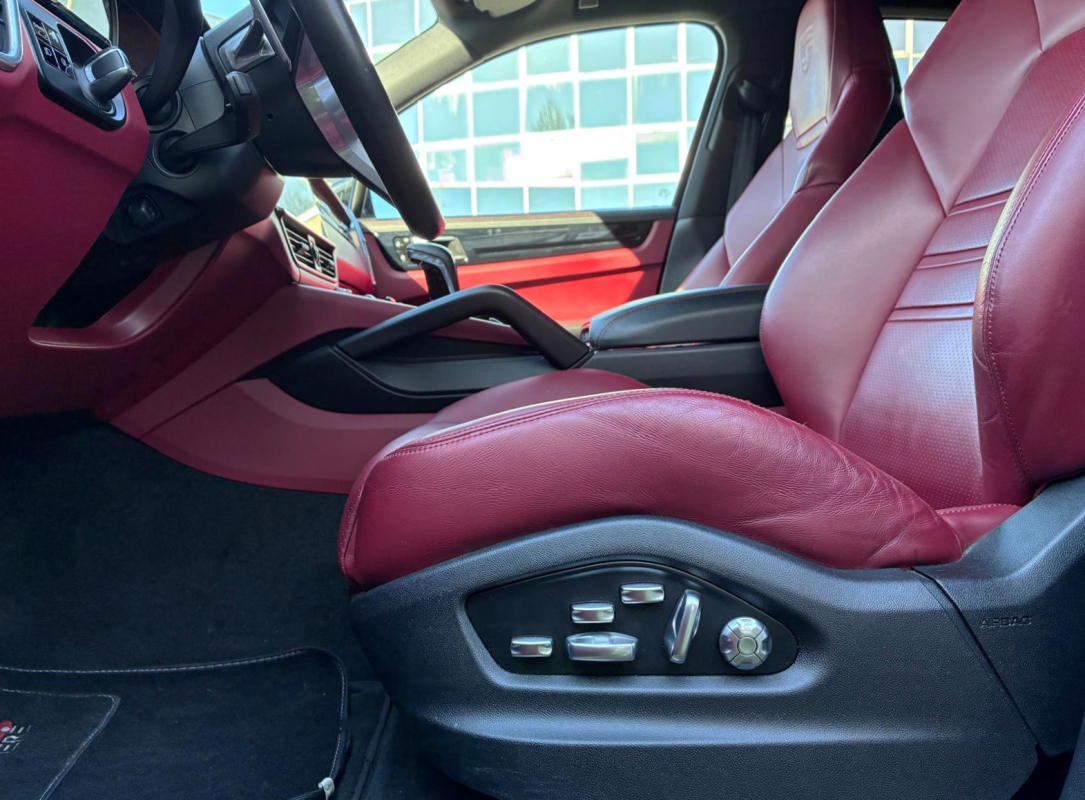 Porsche Cayenne — 13