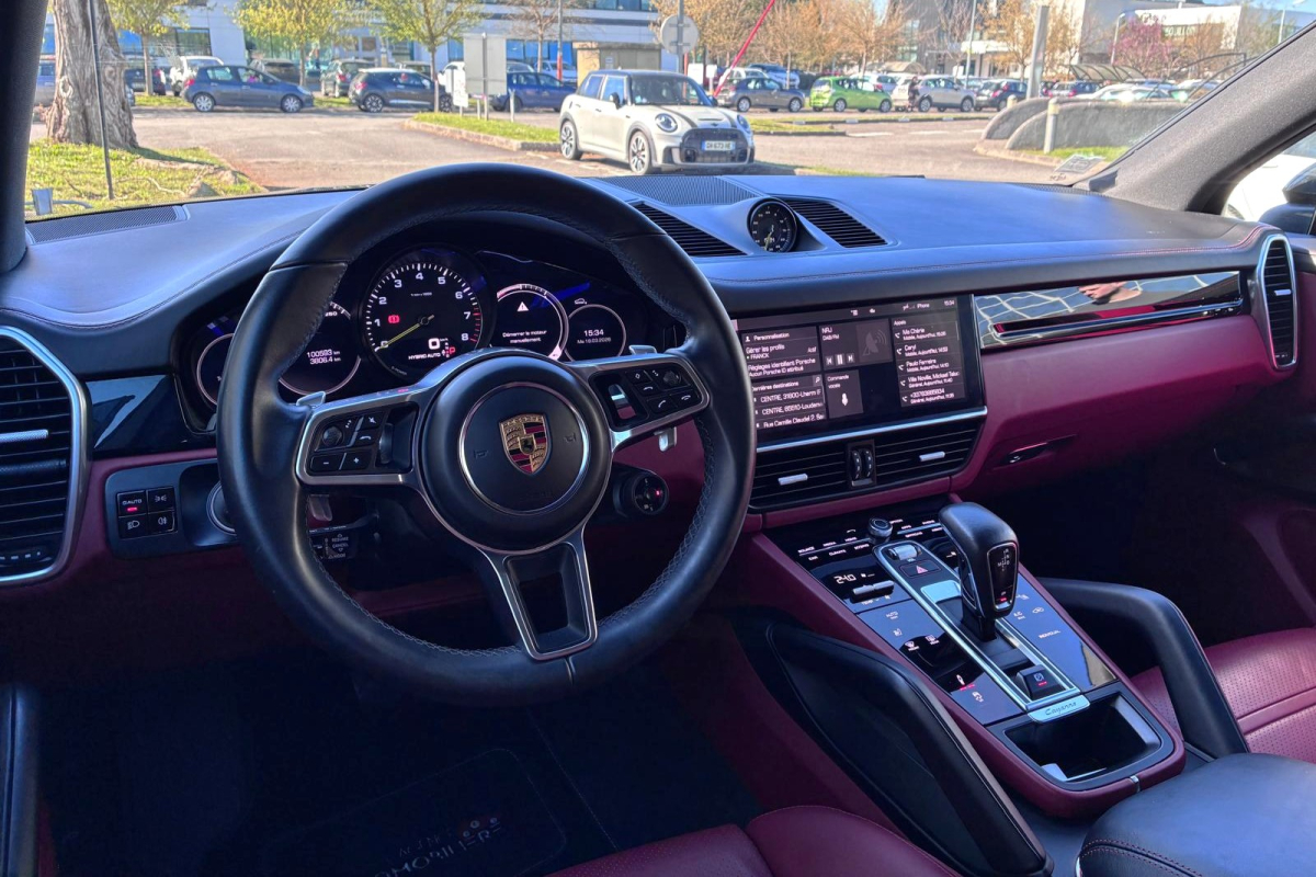 Porsche Cayenne — 11