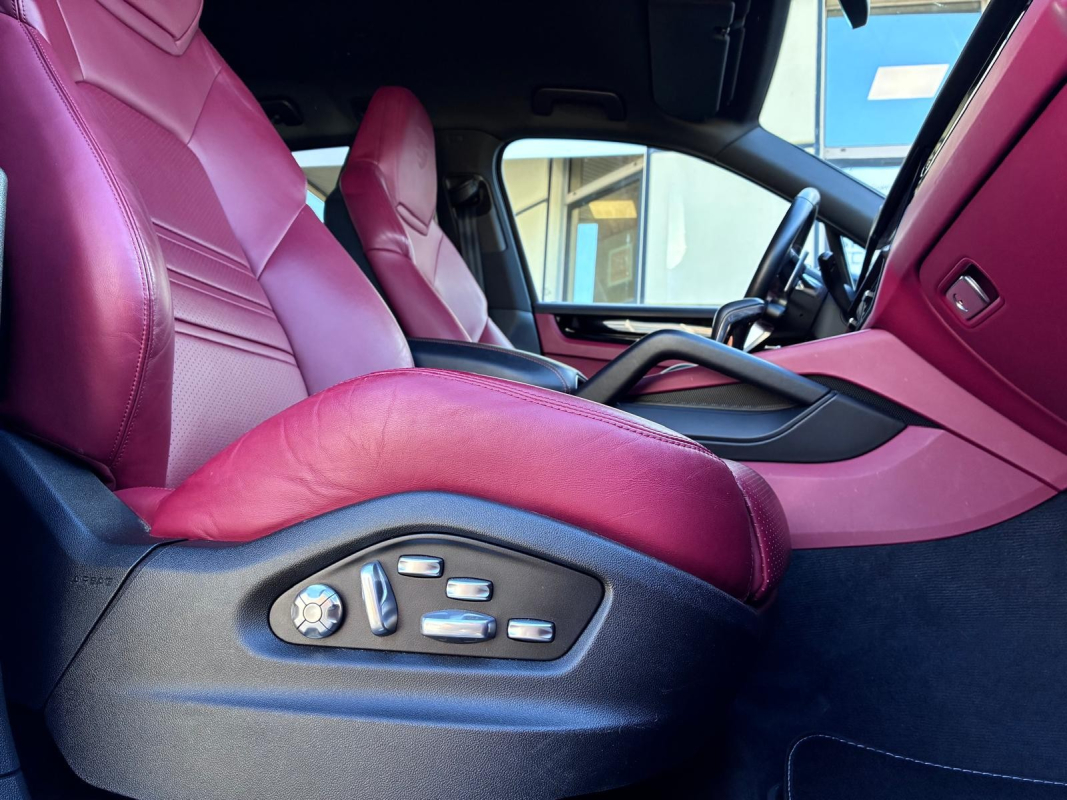 Porsche Cayenne — 19
