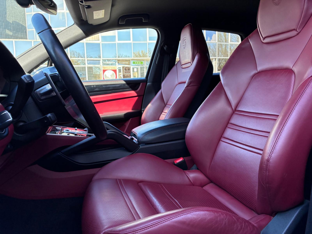 Porsche Cayenne — 12