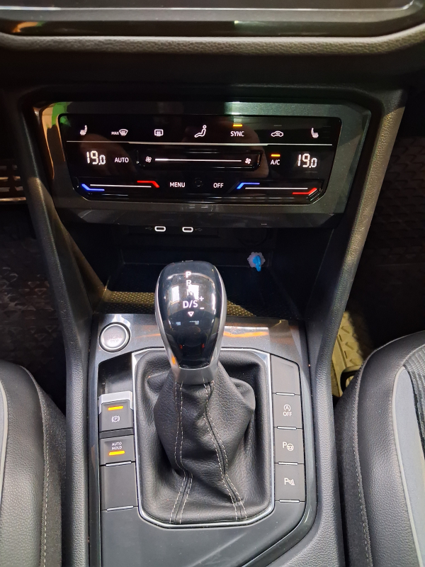 Volkswagen Tiguan — 18