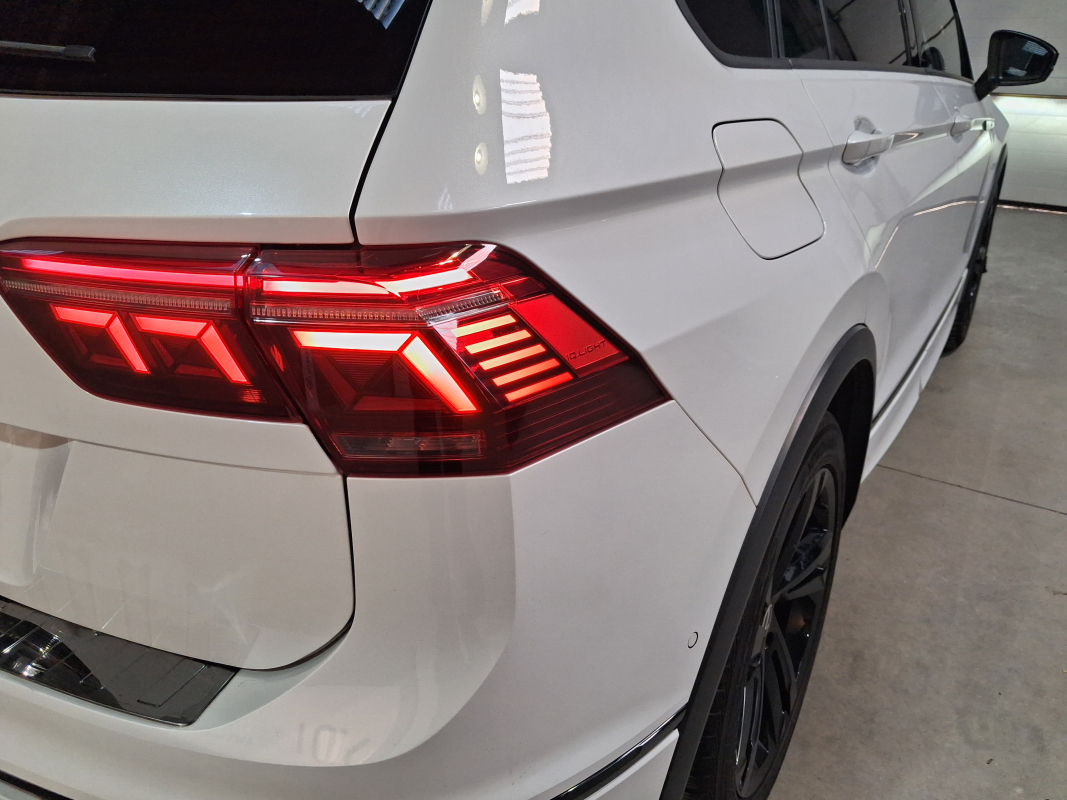 Volkswagen Tiguan — 21