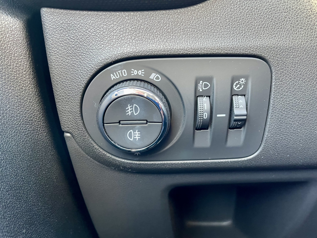 Opel Crossland x — 18