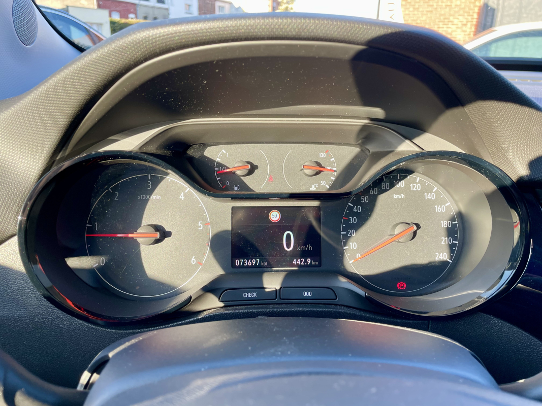 Opel Crossland x — 23