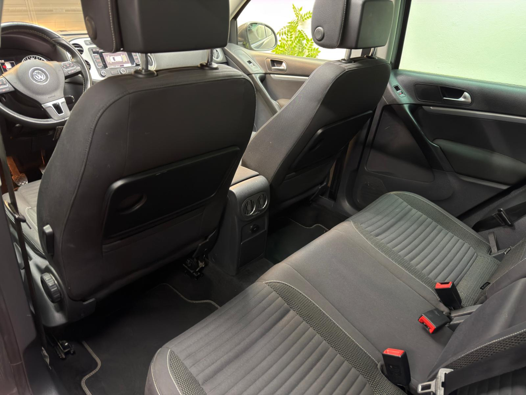 Volkswagen Tiguan — 22