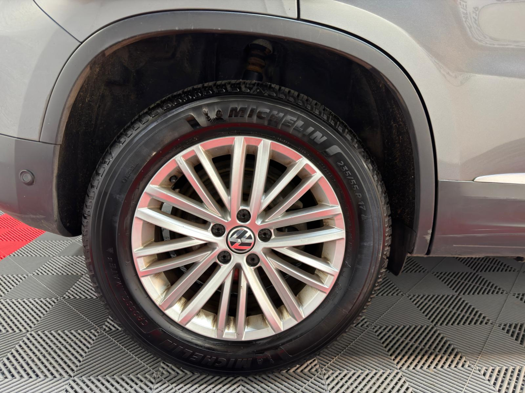Volkswagen Tiguan — 32
