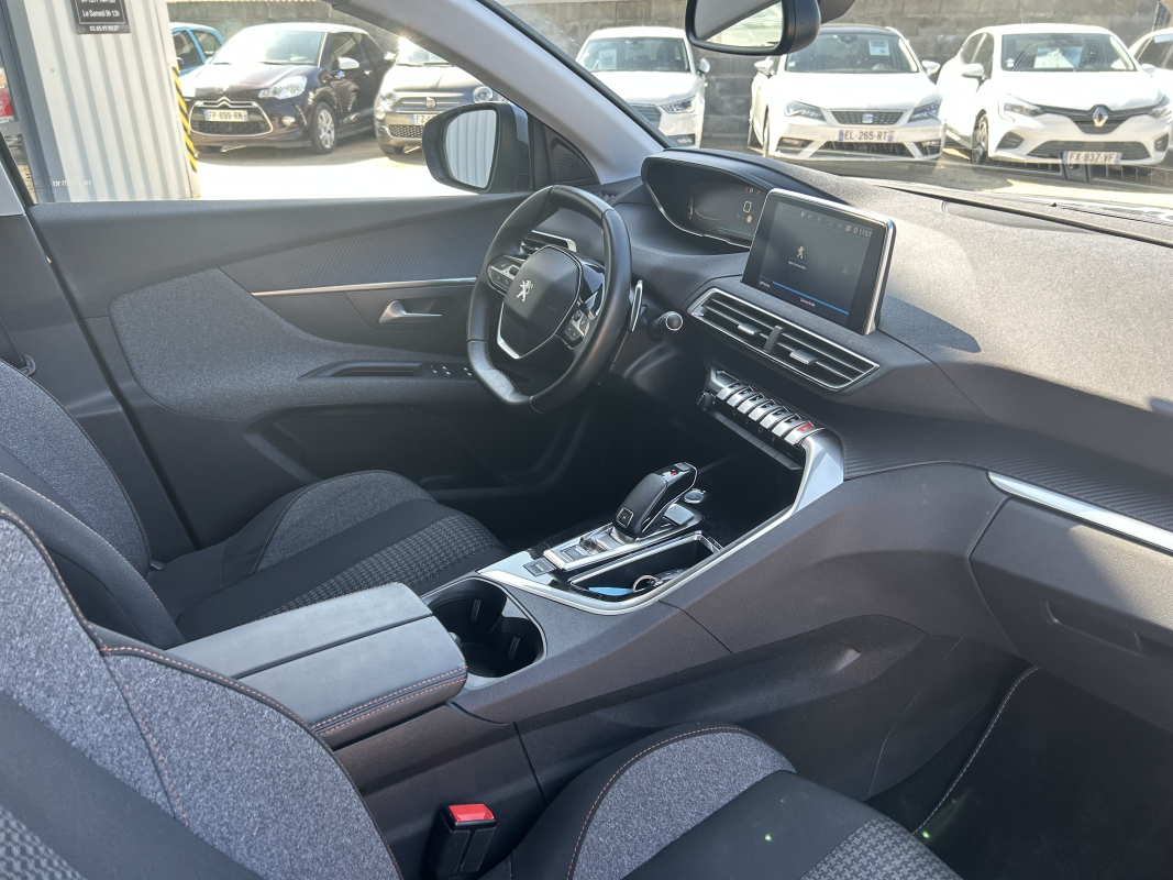 Peugeot 5008 — 12