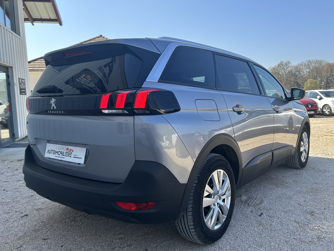Peugeot 5008 — 8