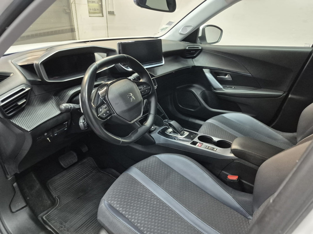 Peugeot 2008 — 10
