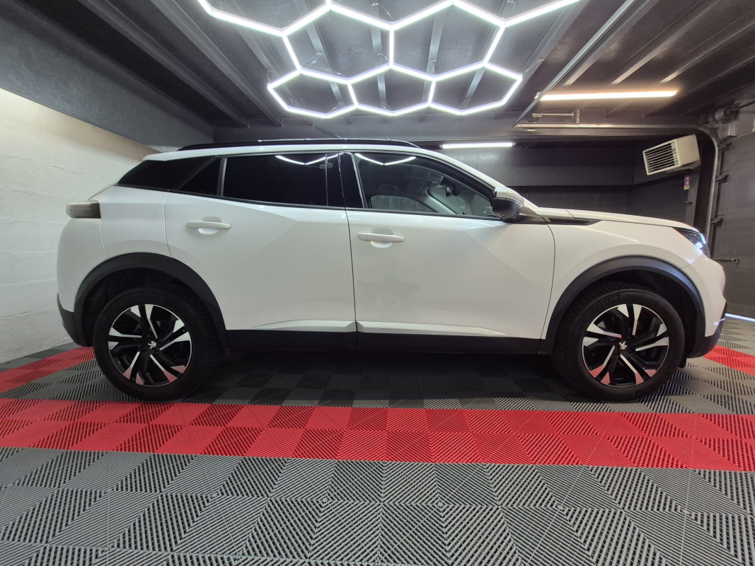 Peugeot 2008 — 4