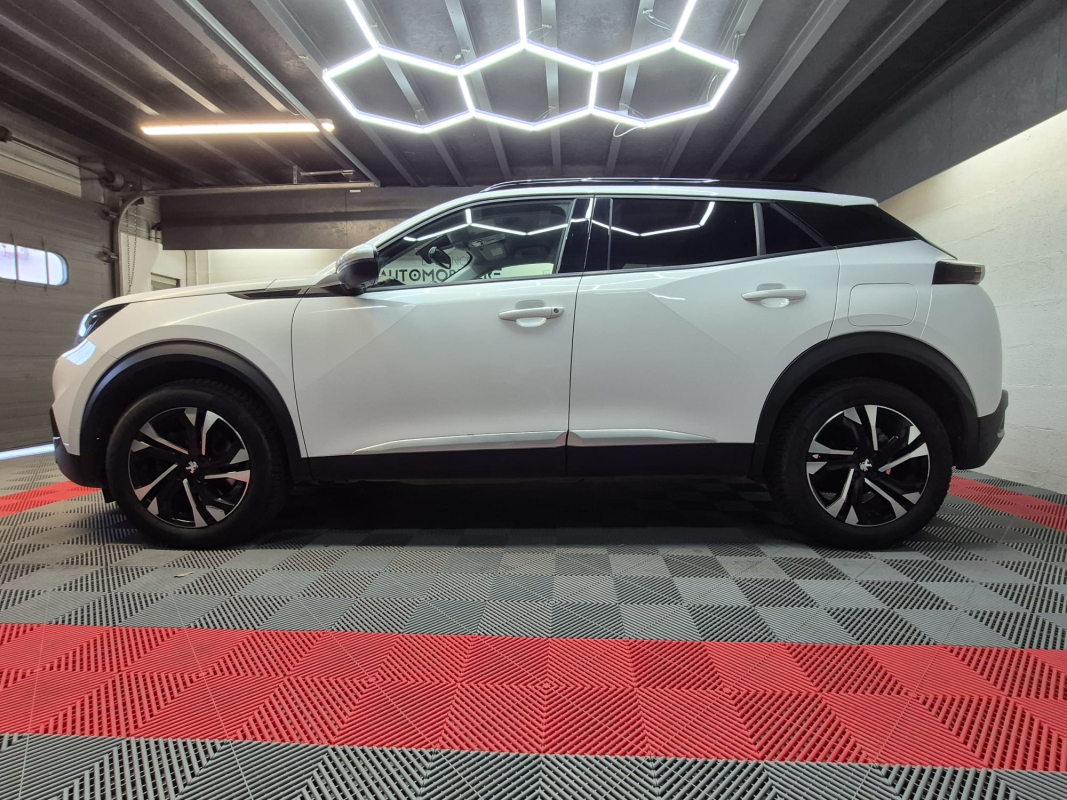 Peugeot 2008 — 8