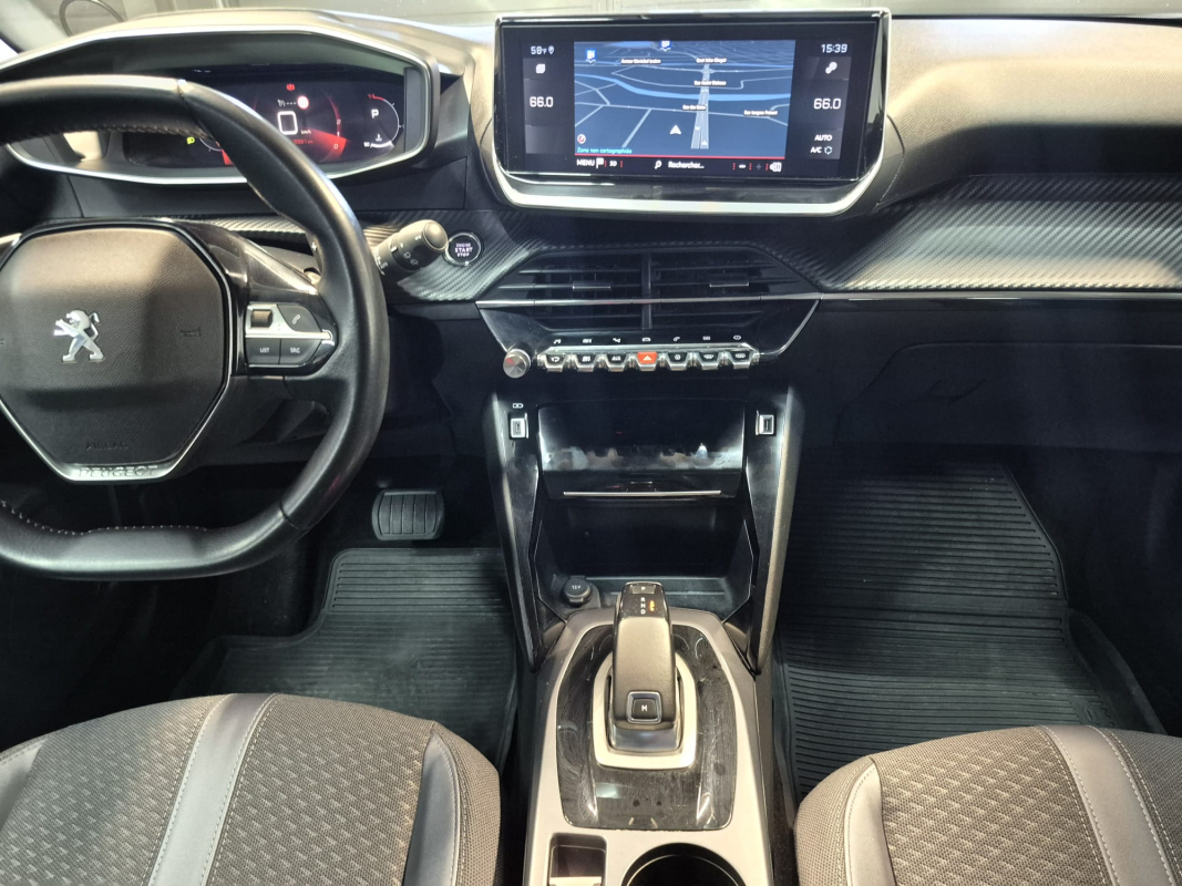 Peugeot 2008 — 12