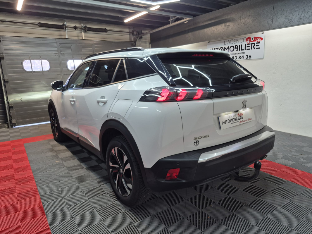 Peugeot 2008 — 7