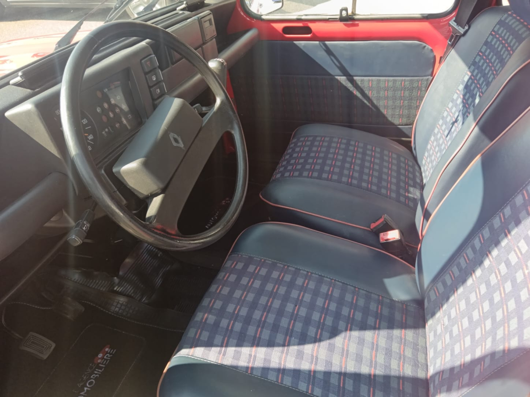 Renault 4 — 10