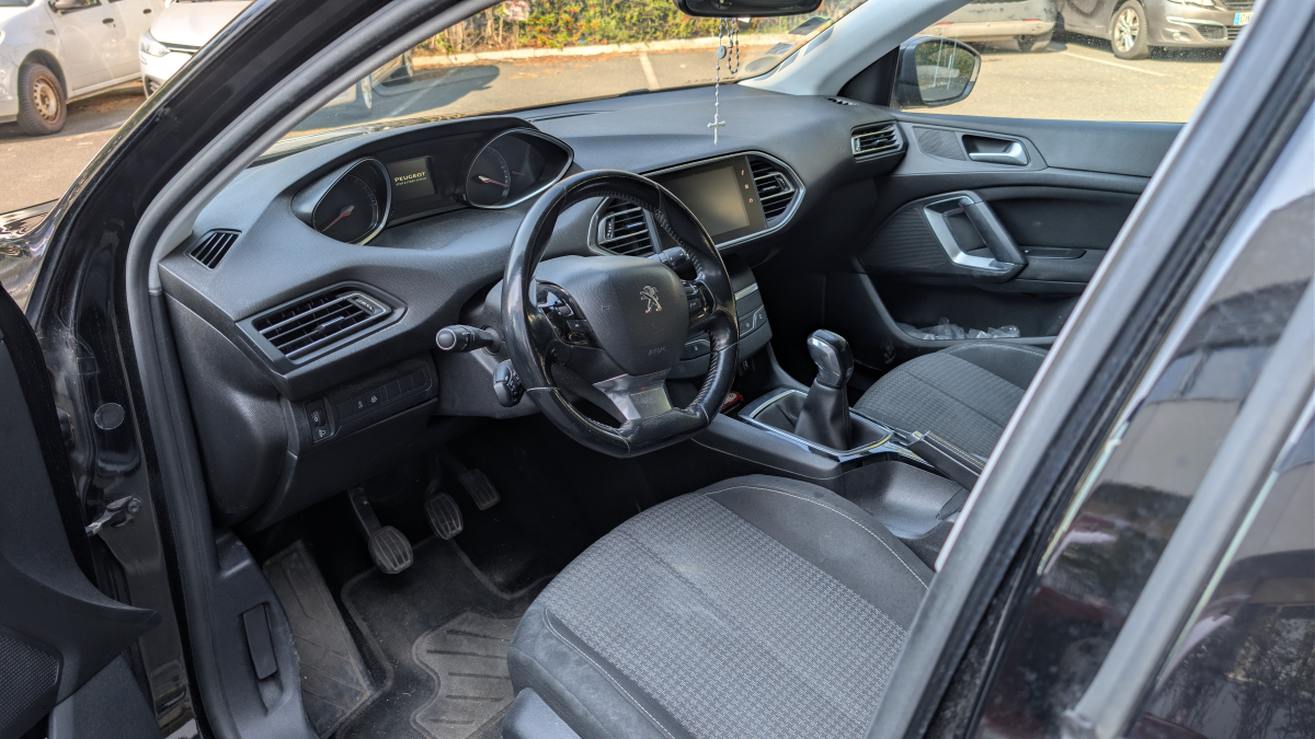 Peugeot 308 — 9
