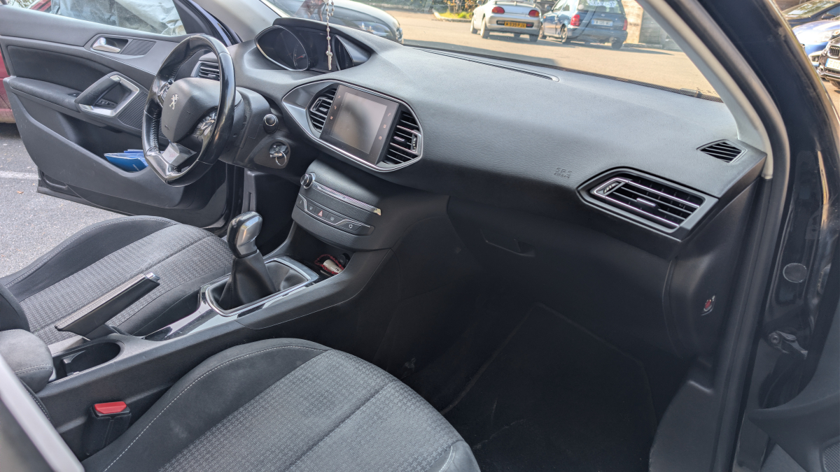 Peugeot 308 — 12