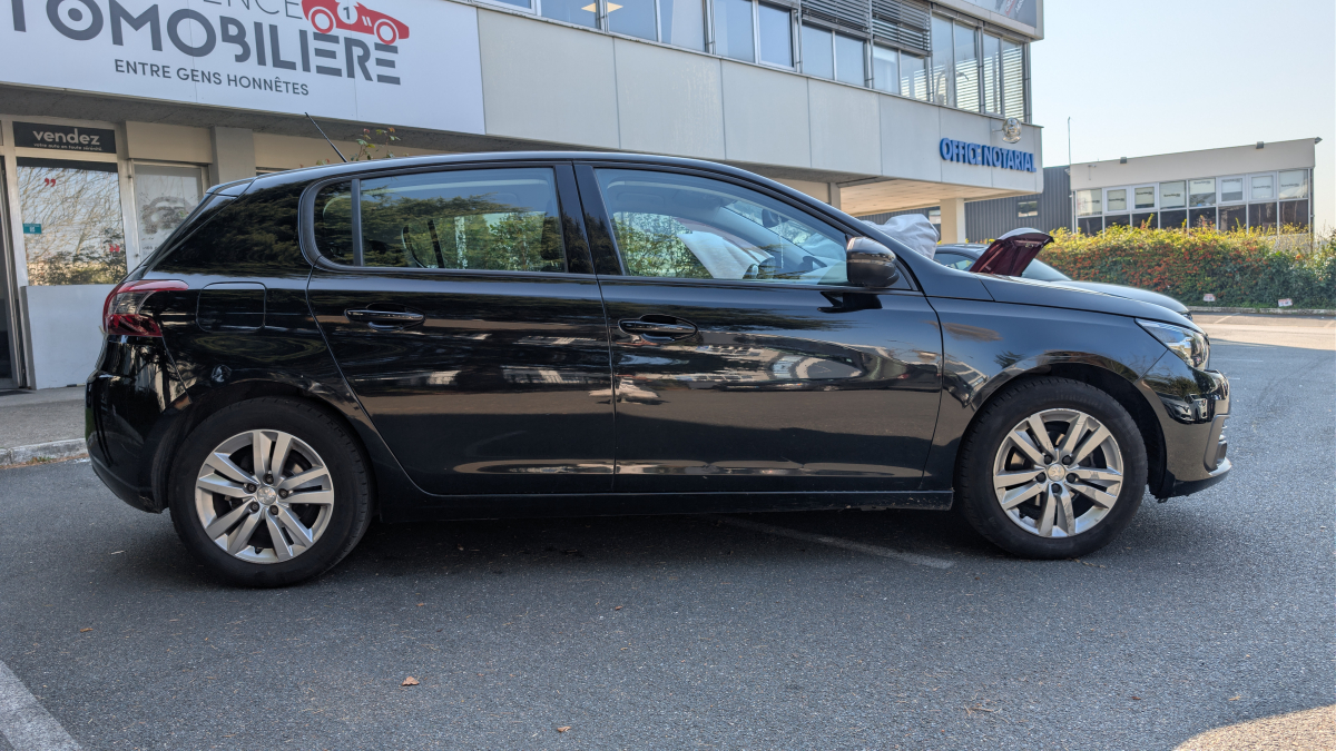 Peugeot 308 — 8