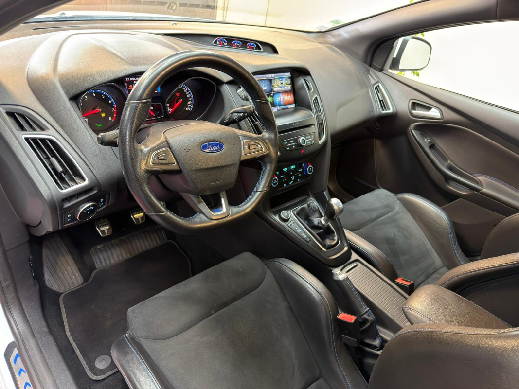 Ford Focus — 16