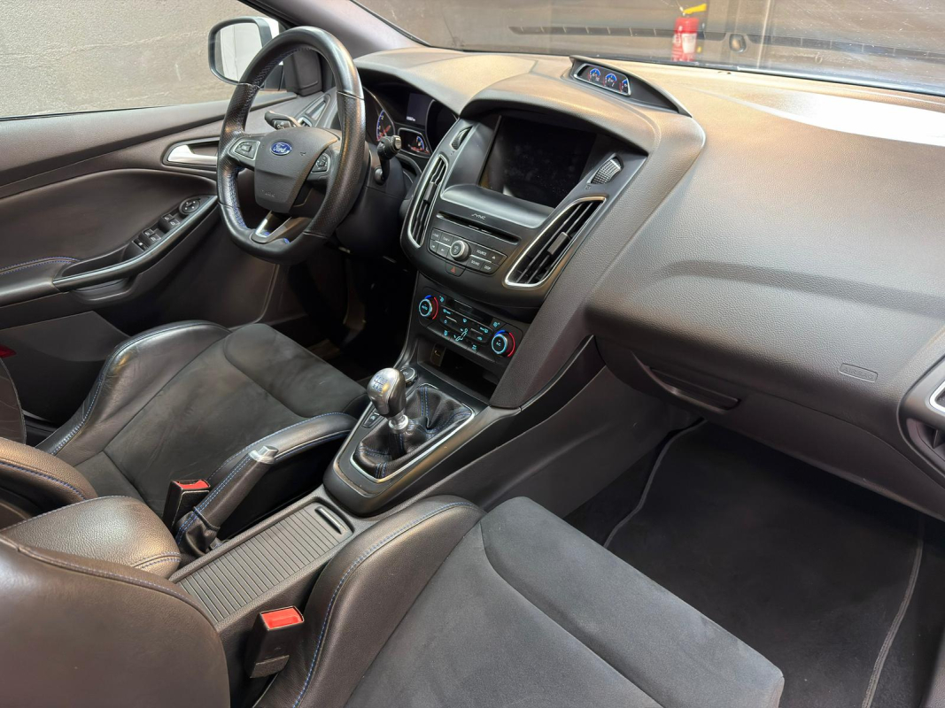 Ford Focus — 24