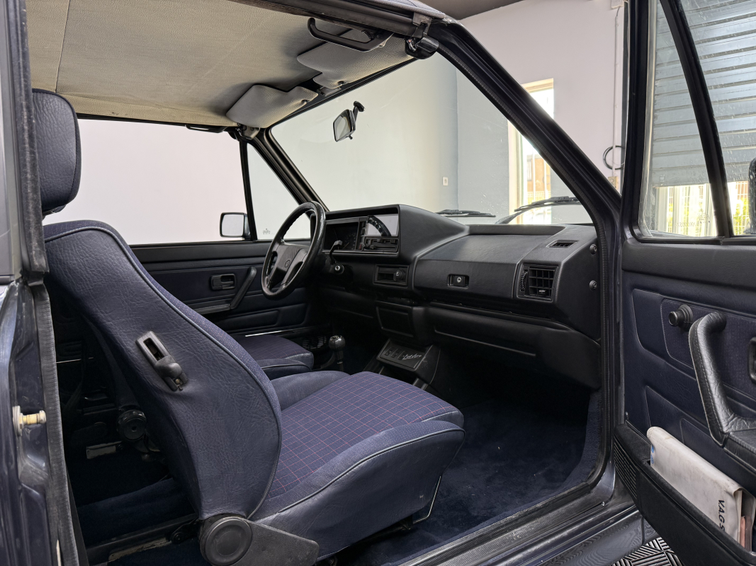 Volkswagen Golf — 24