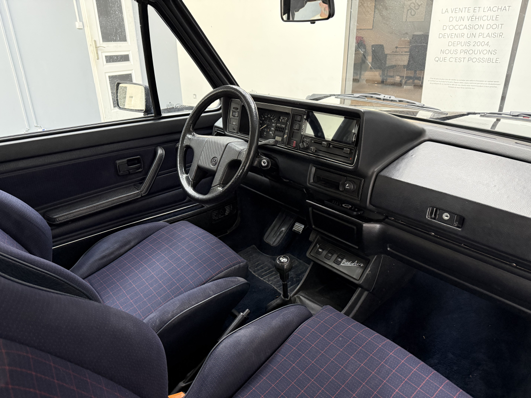Volkswagen Golf — 25