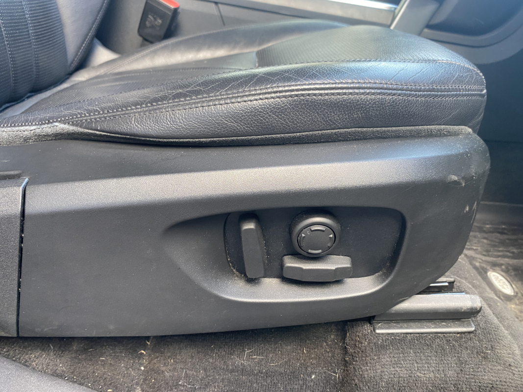 Land Rover Discovery — 17