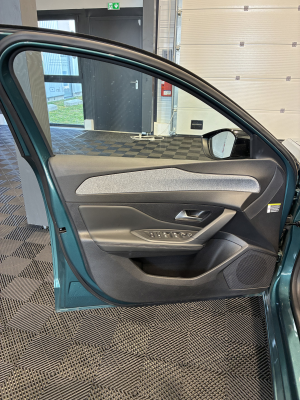 Peugeot 308 SW — 10