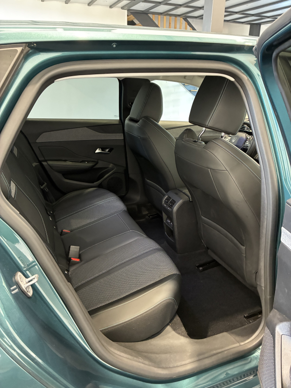 Peugeot 308 SW — 18