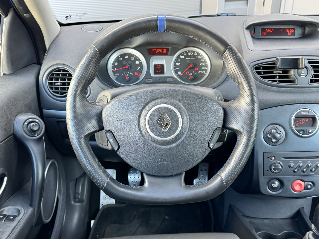 Renault Clio — 17