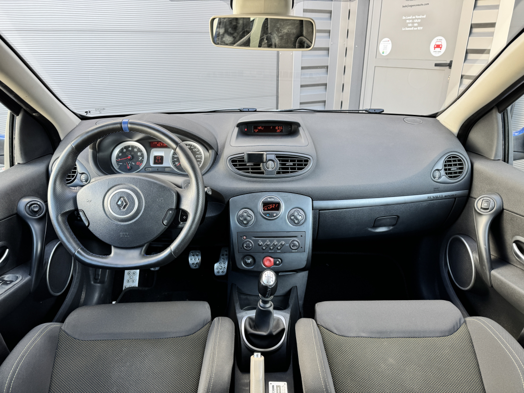 Renault Clio — 10