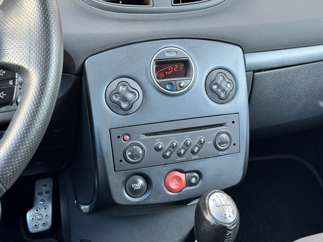Renault Clio — 18