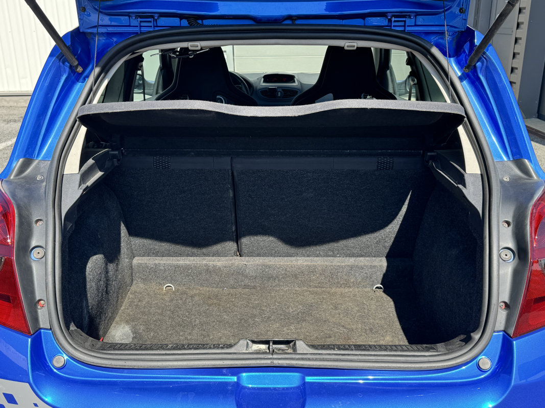 Renault Clio — 24