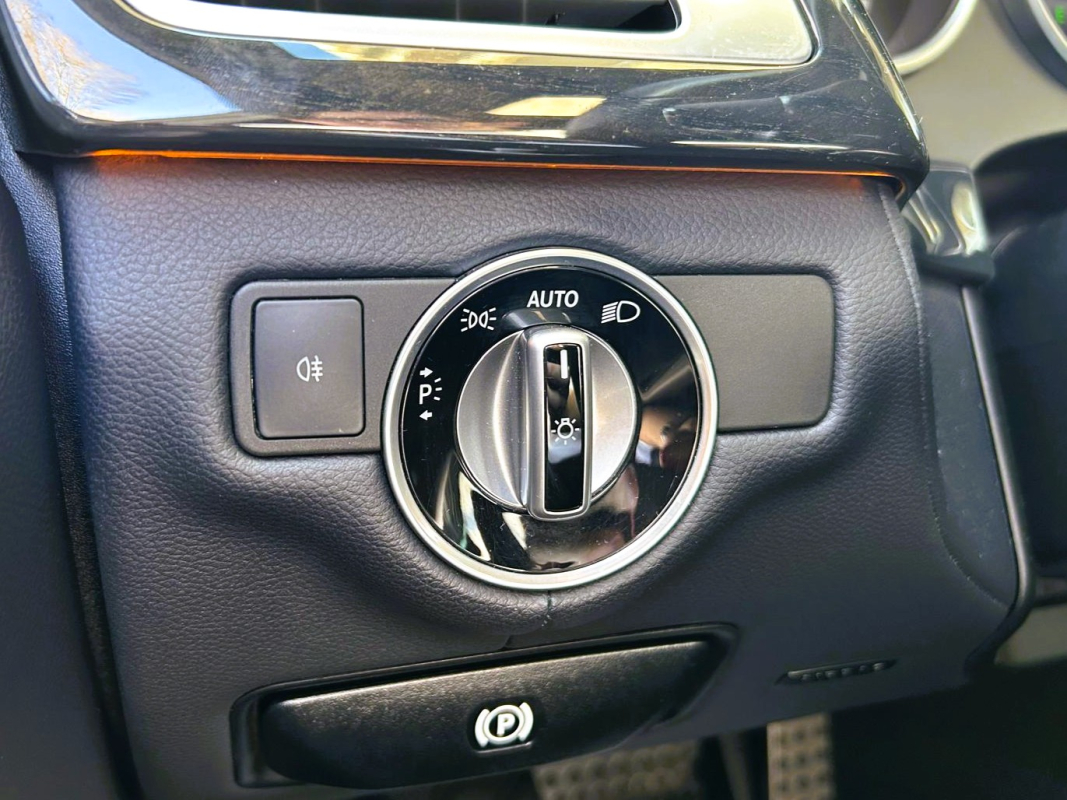Mercedes CLS — 21
